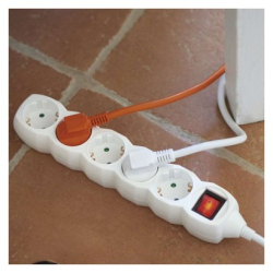 Prodlužovací kabel 1,4 m / 5 zásuvek / bílý / PVC / 1 mm2