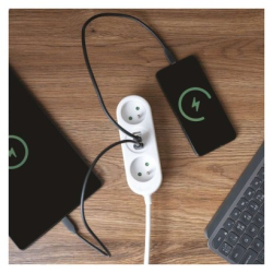 Prodlužovací kabel 1,4 m / 2 zásuvky+2×USB-A+1×USB-C / s vypínačem  / bílý / PVC / 1,5 mm2